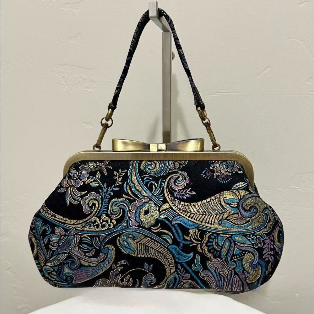 Chic Handmade Cowhide Embroidered Floral Print Bowknot Kisslock Purse/Crossbody